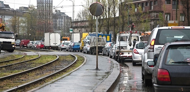 Trânsito em Milão, um dos piores da Europa: cidade cobra por acesso ao centro - Thinkstock