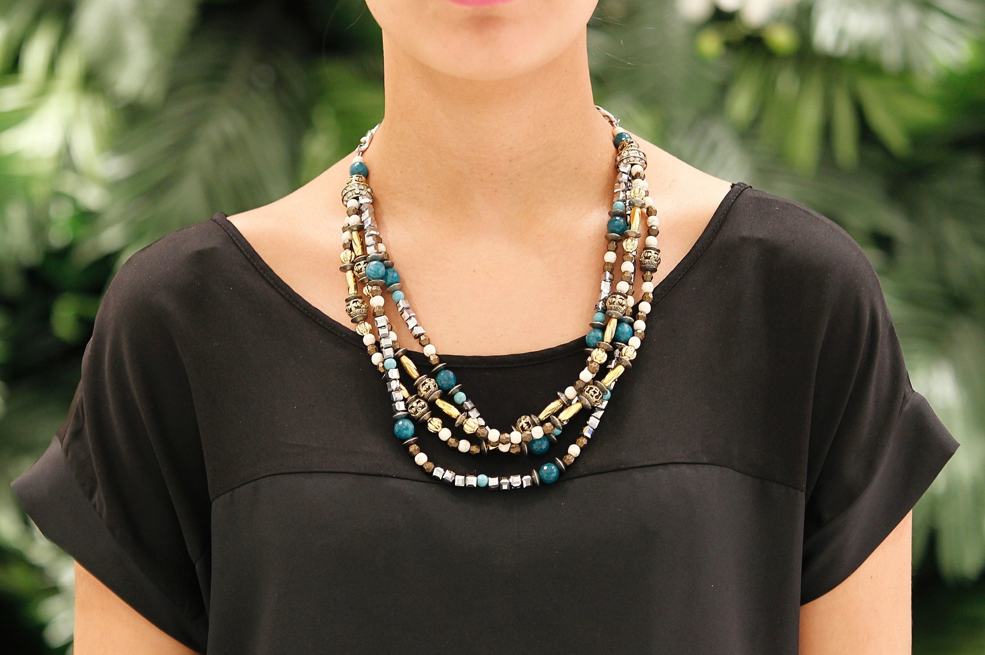 Colar com cristais e pedras naturais. R$ 67,75, Le Charm Bijoux_EDIT06_37653794 - Reinaldo Canato/UOL