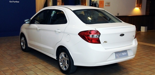 Ford Ka+ 615 traseira - Murilo Góes/UOL - Murilo Góes/UOL