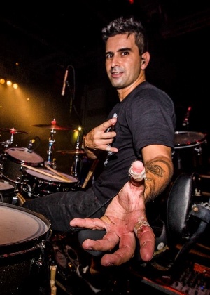 O baterista Bruno Graveto, ex-Charlie Brown Jr e atual Strike - Luringa/Divulgação