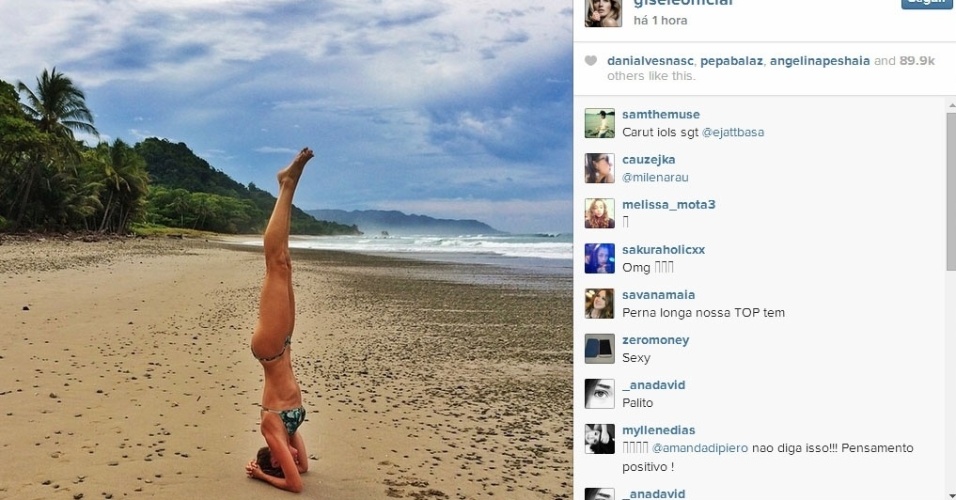 9.ago.2014 - A top Gisele Bündchen mostrou equilíbrio ao fazer ioga na praia em foto postada neste sábado em uma rede social. Praticante de ioga, a modelo revelou no começo da semana a intenção de cumprir três dias de voto de silêncio