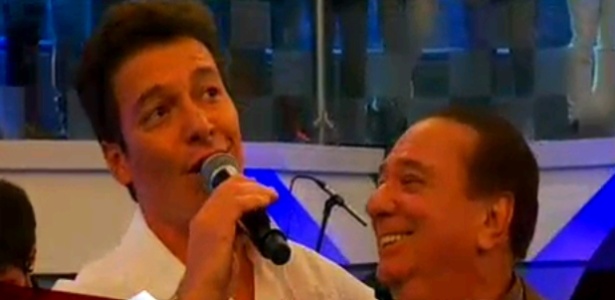 A convite de Sabrina Sato, Raul Gil vai à Record, canta ao lado de Faro e se emociona com homenagem