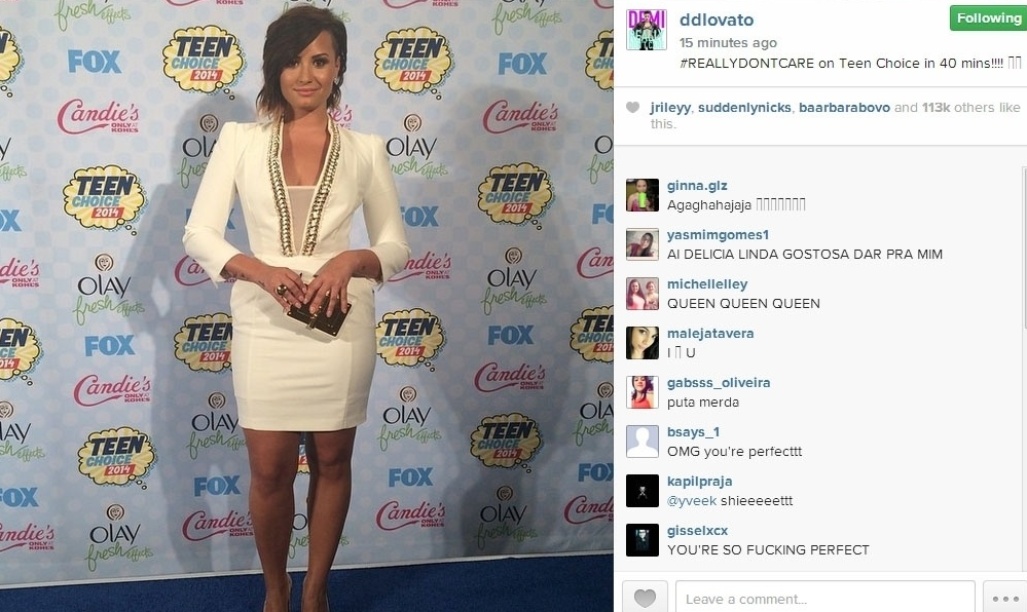 20.ago.2014 - De cabelos curtos e com um look comportado, a cantora Demi Lovato chega ao Teen Choice Awards, em Los Angeles - Reprodução/Instagram/ddlovato