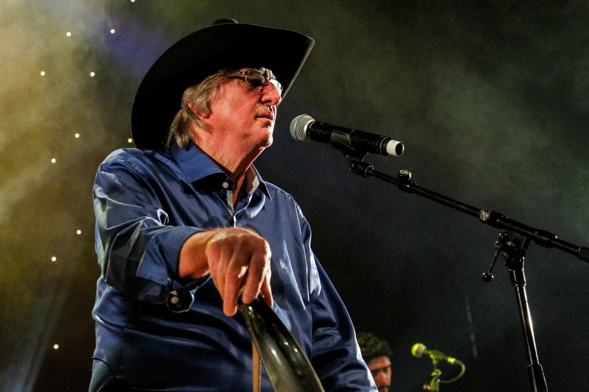 10.ago.2014 - Renato Teixeira e Sérgio Reis apresentam, no palco do HSBC Brasil, zona sul de São Paulo, o novo show de lançamento do DVD ?Amizade Sincera II? - Manuela Scarpa/Photo Rio News