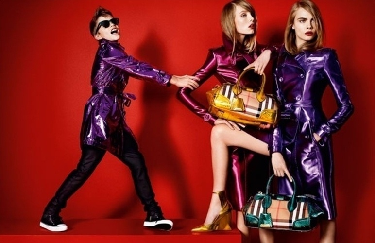 Cara Delevingne e Romeo Beckham para Burberry - Divulgação