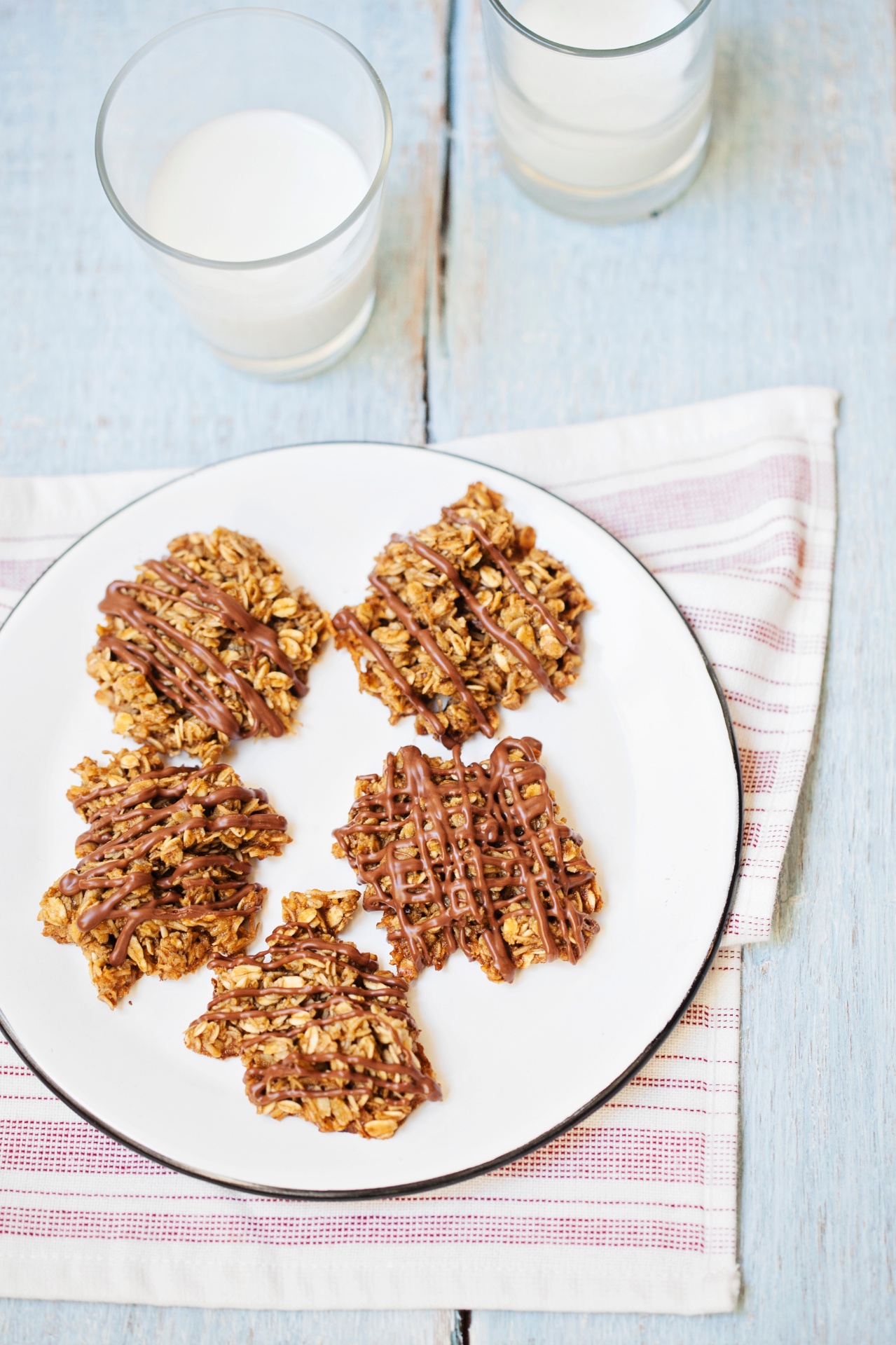 COOKIES DE AVEIA COM COCO E CHOCOLATE | Receita de Mayra Abucham e Thabata Neder para Escolinha Walita - Elisa Correa?Divulgação