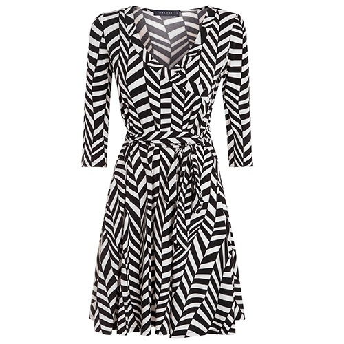 Vestido com estampa geométrica, da Thelure. Preço: R$ 248. Informações: www.thelure.com.br | Preço e disponibilidade pesquisados em agosto de 2014 e sujeitos a alterações - Divulgação