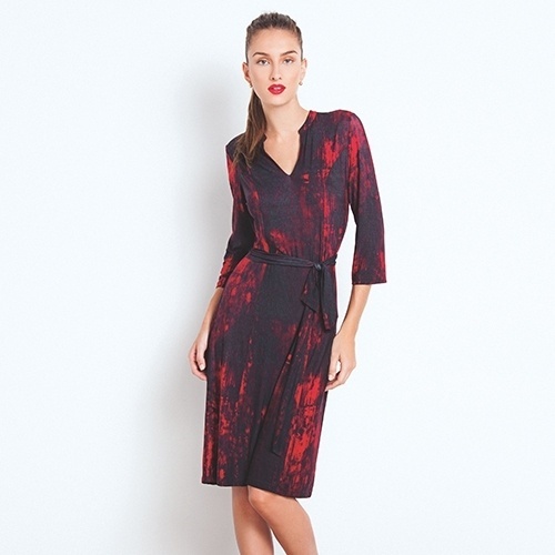 Vestido estampado em preto e vermelho, da Beluga. Preço: R$ 189,90. Informações: www.beluga.com.br | Preço e disponibilidade pesquisados em agosto de 2014 e sujeitos a alterações - Divulgação