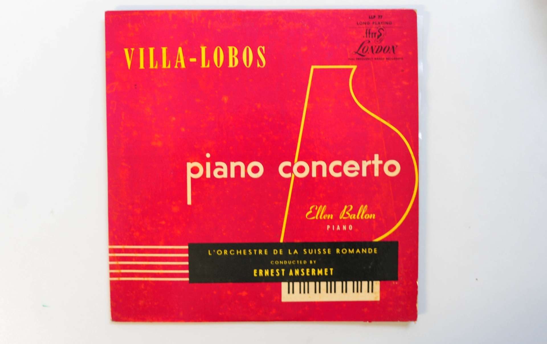 15.ago.2014 - Na coleção de zero Freitas, Piano Concerto, de Heitor Villa-Lobos - Junior Lago/UOL