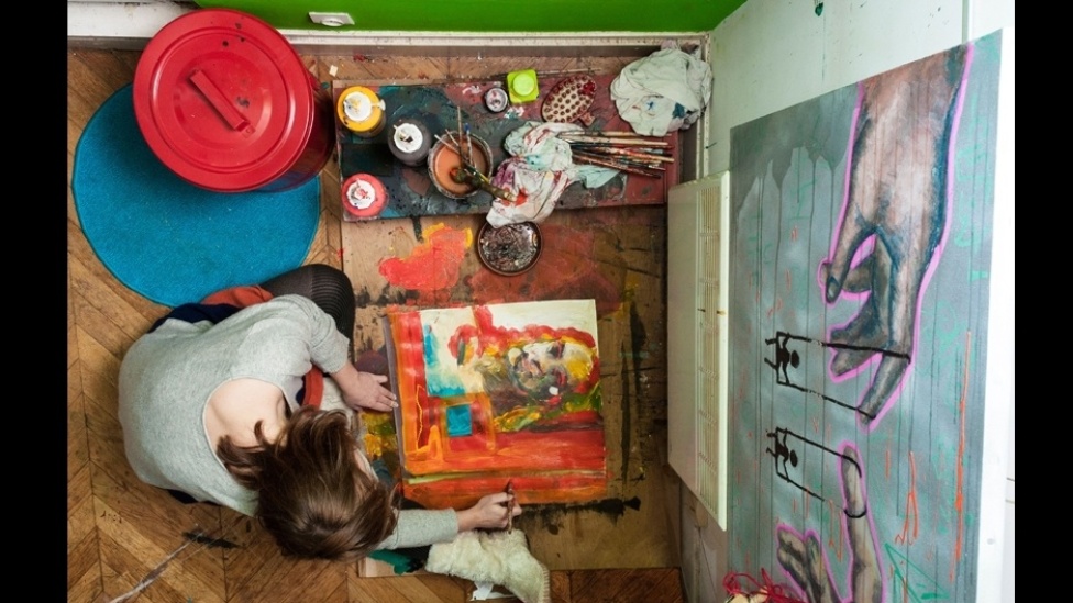 O fotógrafo parisiense Florian Beaudenon convidou amigas e conhecidas através de redes sociais para produzir "Vida Instantânea", uma série de fotos com pessoas curtindo os seus passatempos prediletos - sempre vistos do alto - Florian Beaudenon/Rex Features