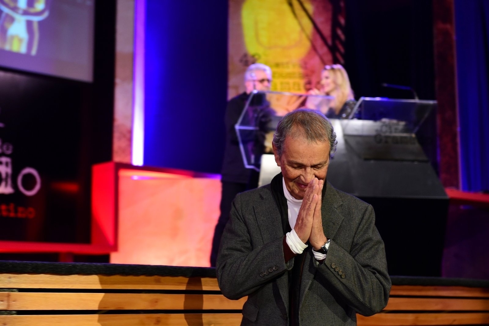 16.ago.2014 - Nelson Xavier agradece ao ganhar o Kikito de melhor ator, por sua atuação no longa "A Despedida", no Festival de Gramado - Alex Palarea/AgNews