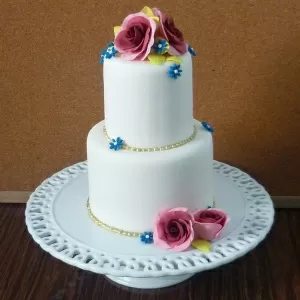 Bolo de Casamento Simples: Elegância e charme em cada fatia