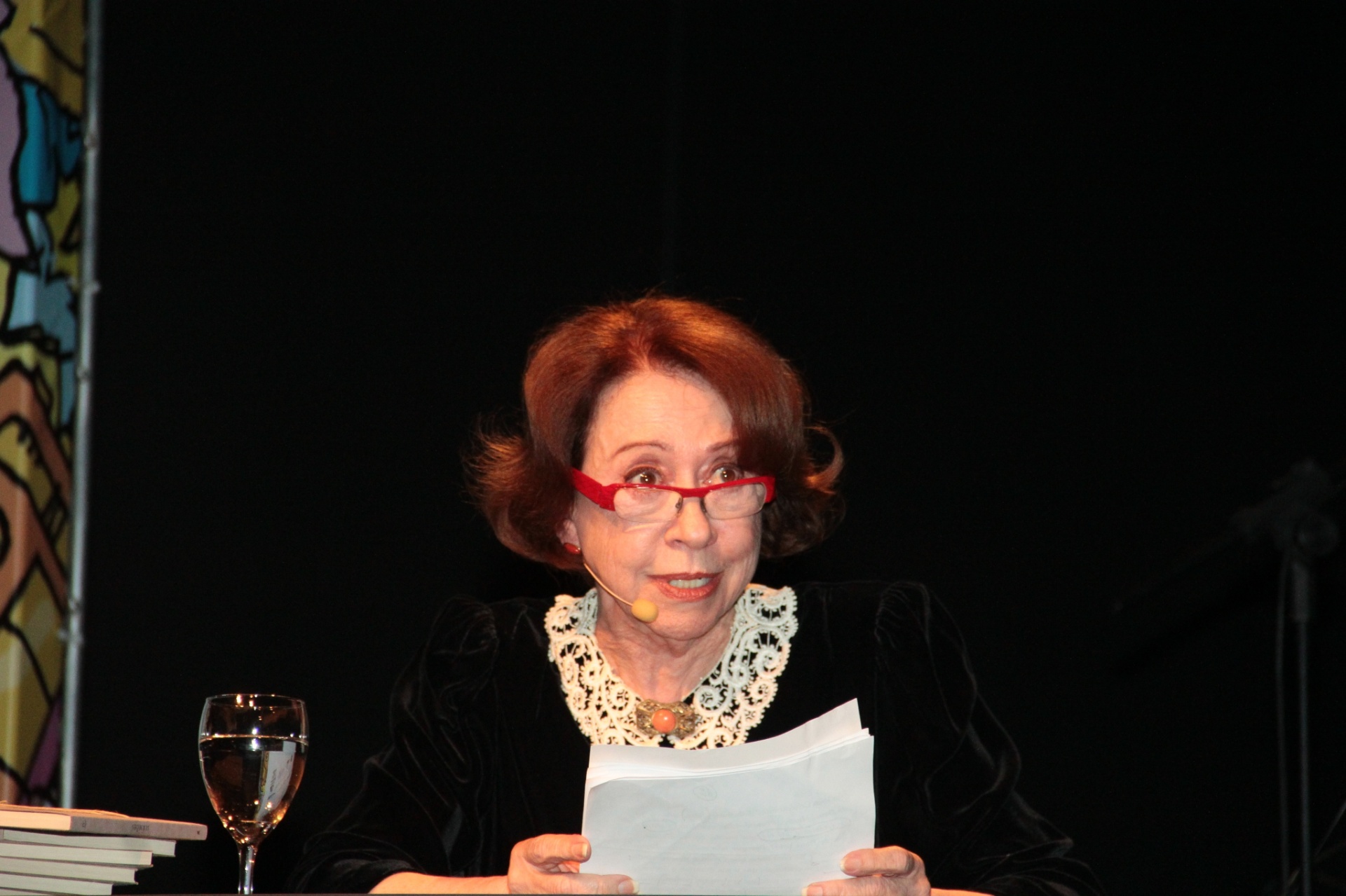 22.ago.2014 - A atriz Fernanda Montenegro faz leitura de sermões de Padre Antônio Vieira na abertura da 23ª Bienal Internacional do Livro de São Paulo no Auditório Elis Regina do Anhembi - Divulgação