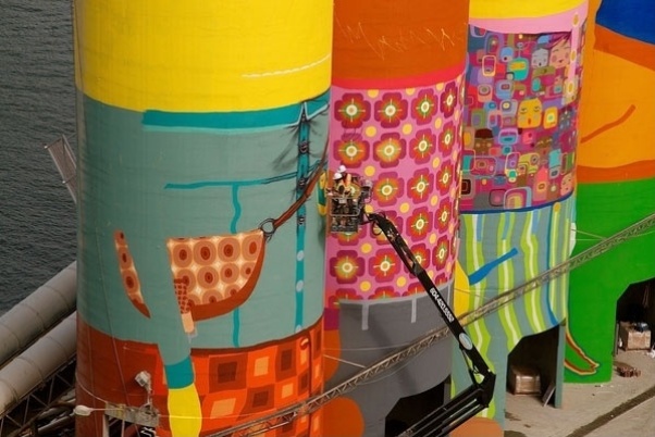 22.ago.2014 - Osgêmeos criam mural gigante para a Bienal de Vancouver - Reprodução/SiteOficialOsgemeos