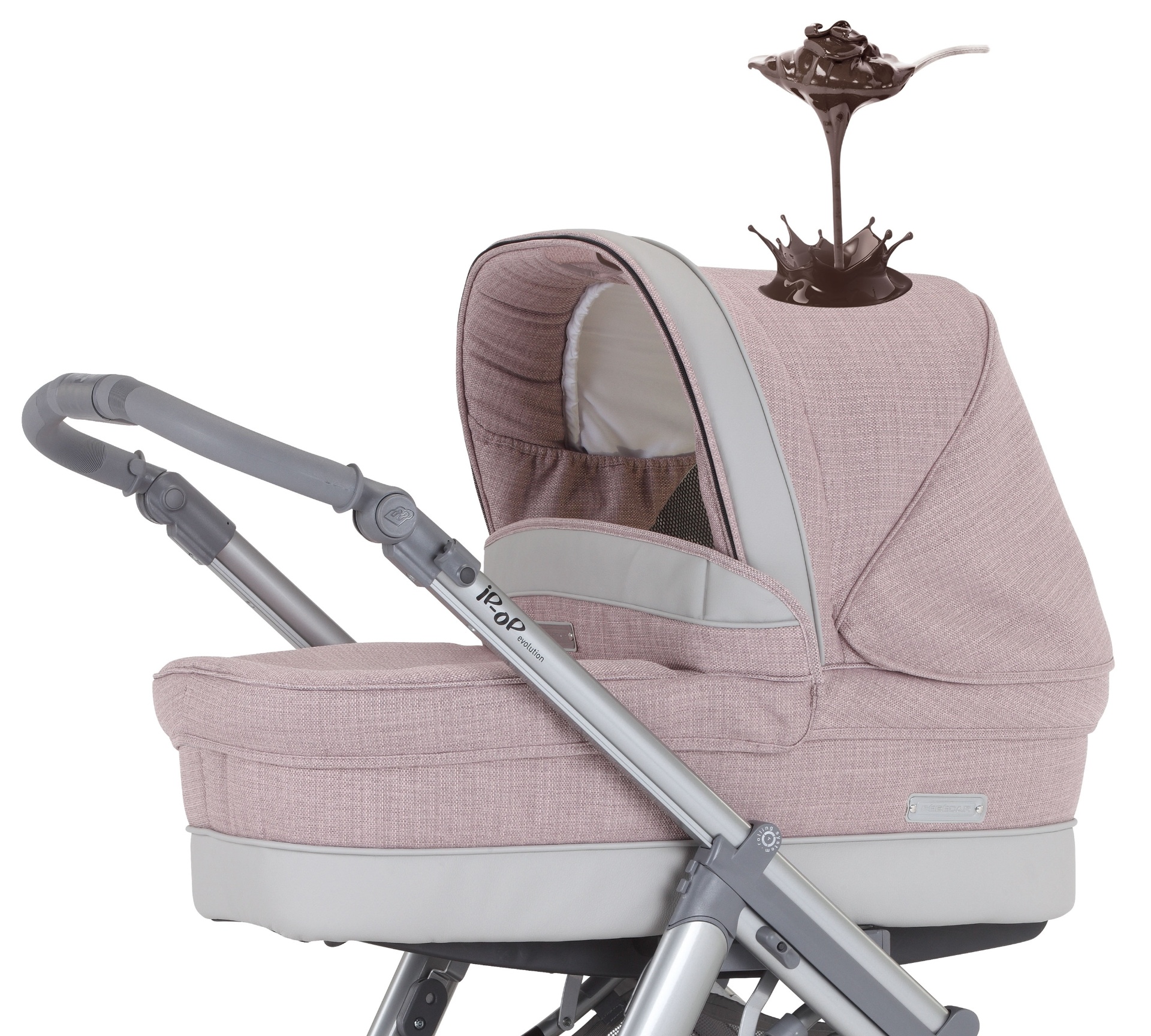 álbum com novidades da feira CBME | carrinho de bebê revestido com tecido antimanchas Magic, da marca portuguesa Bébécar - Divulgação