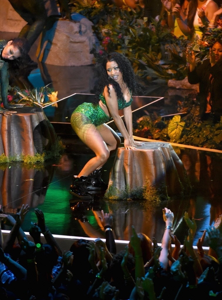 24.ago.2014 - Nicki Minaj canta "Anaconda" na abertura do VMA 2014 (Video Music Awards) no Fórum de Inglewood, na Califórnia