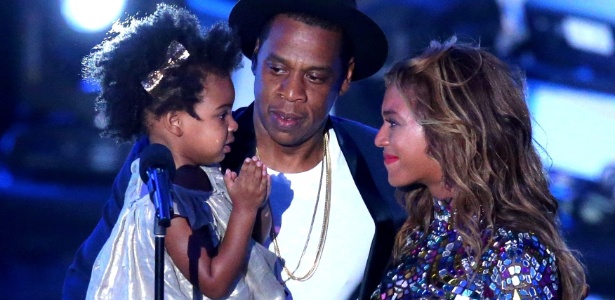 Beyoncé, Jay-Z e Blue Ivy durante o VMA 2014 - Getty Images