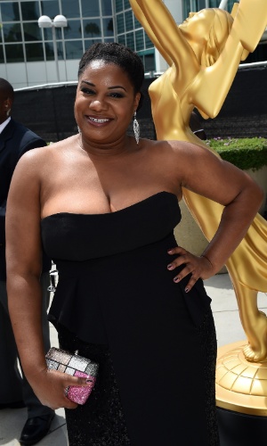 25.ago.2014 - Adrienne C. Moore, de "Orange Is The New Black", prestigia a 66ª edição do Emmy Awards. O evento acontece no Nokia Theatre, em Los Angeles