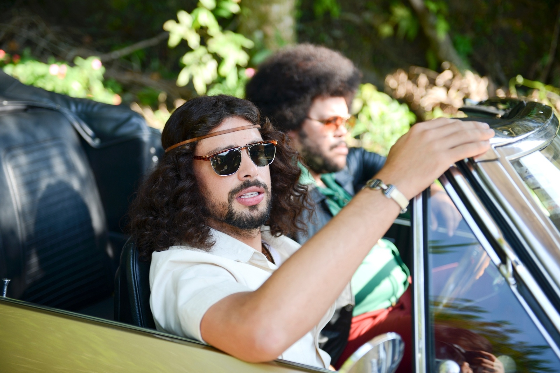 Cauã Reymond vive Fábio, músico e amigo de Tim Maia, na cinebiografia do cantor - Divulgação