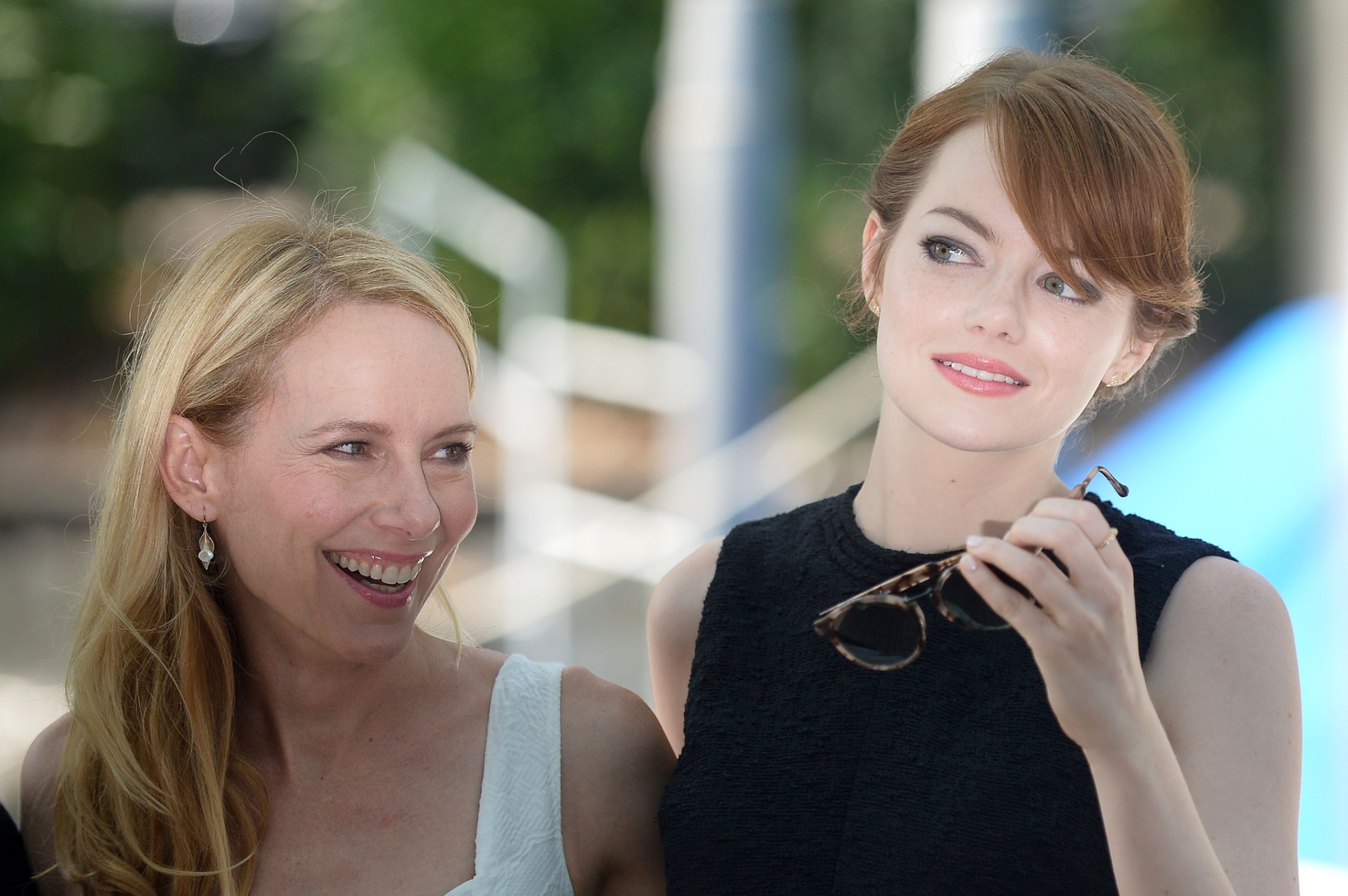 27.ago.2014 - Amy Ryan e Emma Stone promovem "Birdman" durante o Festival de Veneza - Tiziana Fabi/AFP