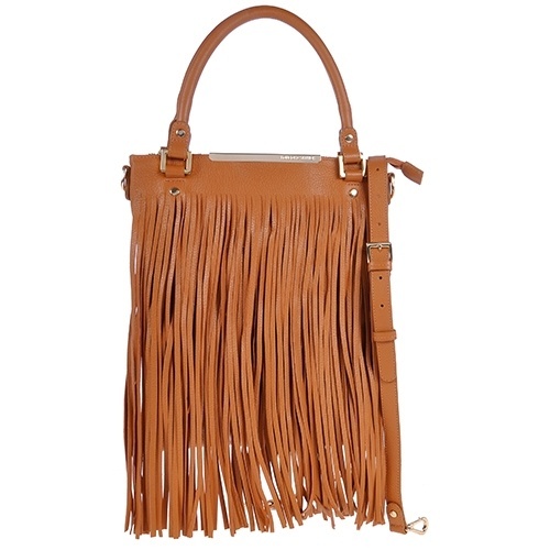 Bolsa marrom com franja, da Loucos & Santos. Preço: R$ 799. Informações: (51) 3549-9300 | Preço e disponibilidade pesquisados em agosto de 2014 e sujeitos a alterações - Divulgação