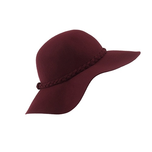 Chapéu "floppy" vinho, da Parfois. Preço: R$ 169. Informações: (11) 99405-4545 | Preço e disponibilidade pesquisados em agosto de 2014 e sujeitos a alterações - Divulgação