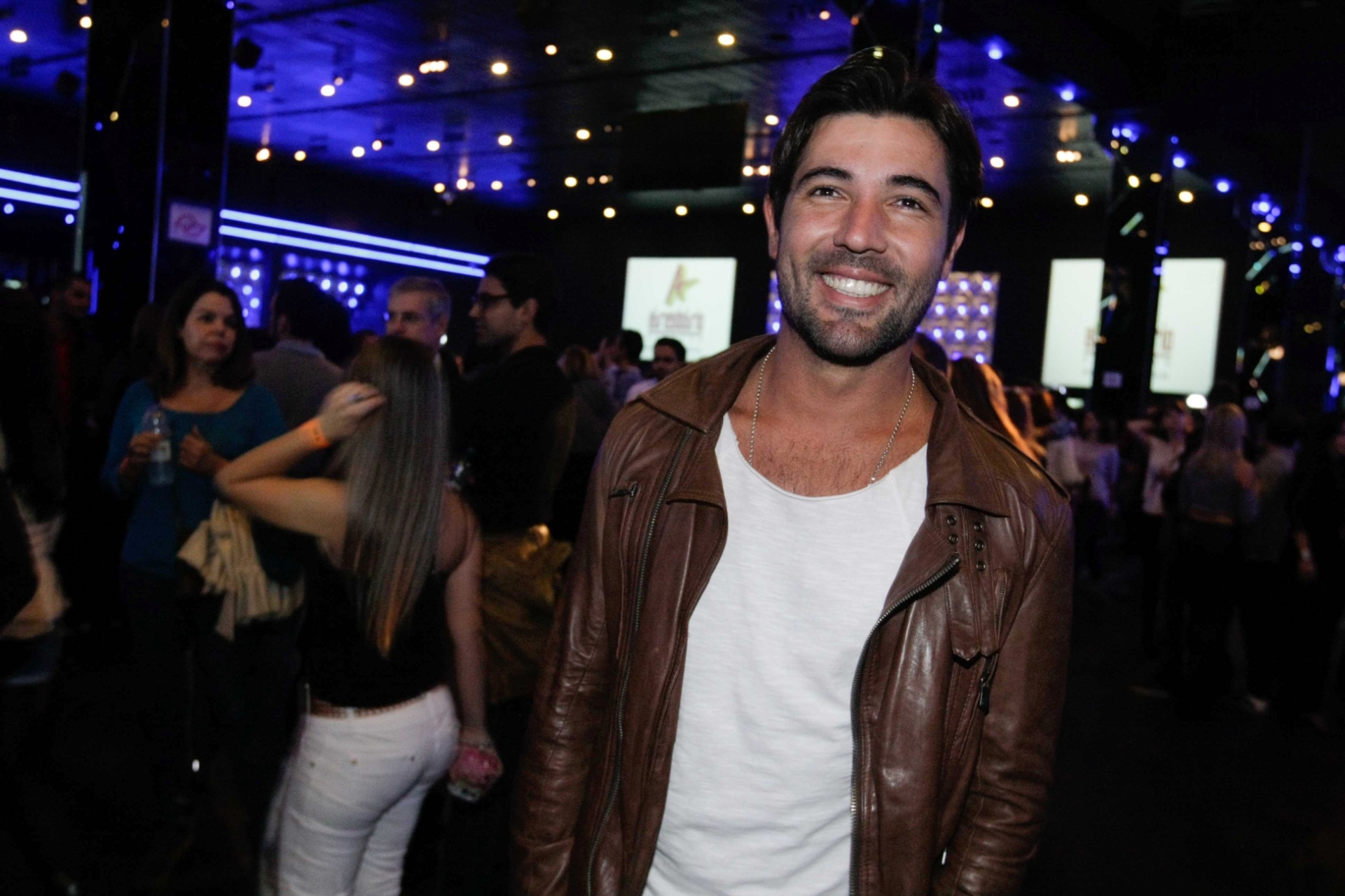 28.ago.2014 - Sozinho, Sandro Pedroso vai ao show de Ivete Sangalo no Espaço das Américas, na zona oeste de São Paulo, para recordar seus grandes sucessos e comemorar 20 anos de carreira nesta quinta-feira - Francisco Cepeda e Leo Franco/AgNews