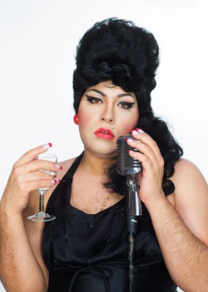 Tiago Abravanel se veste de Silvio Santos, Xuxa, Beyoncé, Lady Gaga, Ney Matogrosso e Amy Winehouse (foto) no novo clipe - Adriano Fagundes/Divulgação - Adriano Fagundes/Divulgação