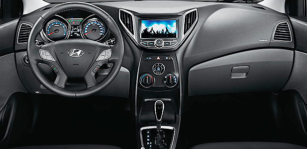Hyundai HB20X com TV - Divulgação - Divulgação