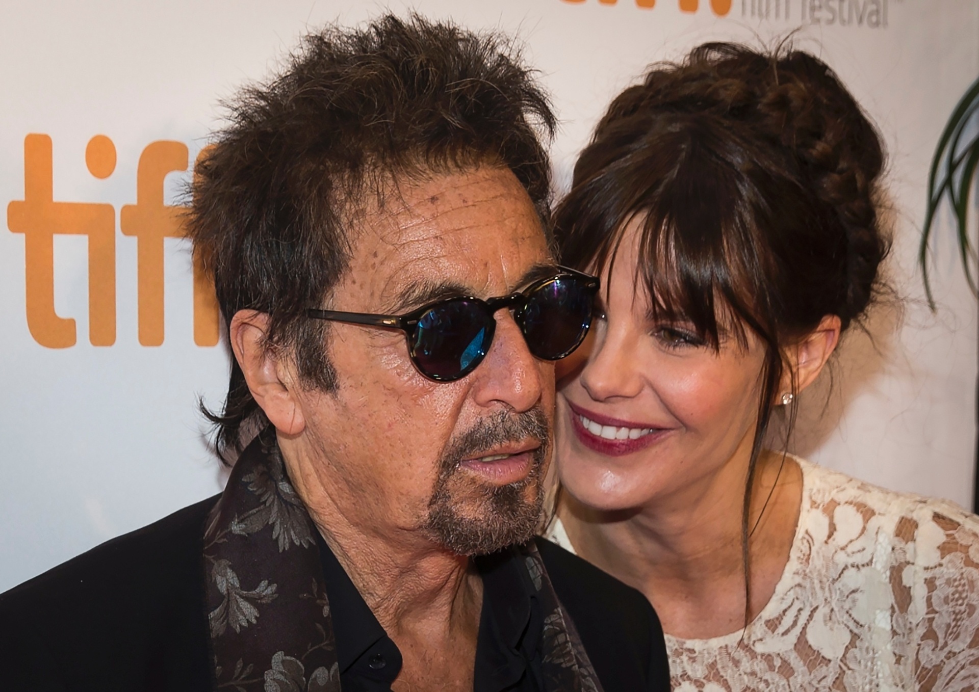 3.set.2014 - Al Pacino e sua namorada, Lucila Sola, participam de evento de gala do Festival de Toronto - Mark Blinch/Reuters