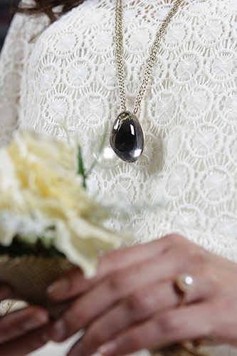 Colar em ouro18K com cristal de rocha, da H.Stern, R$ 33.600 - Reinaldo Canato/UOL