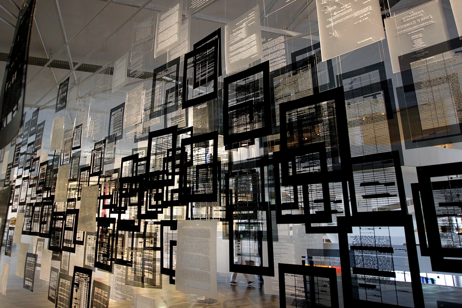 6.set.2014 - Abertura da 31ª Bienal de Arte de São Paulo traz obra  ?Histórias de aprendizagem?, da chinela Voluspa Jarpa - Reinaldo Canato/UOL