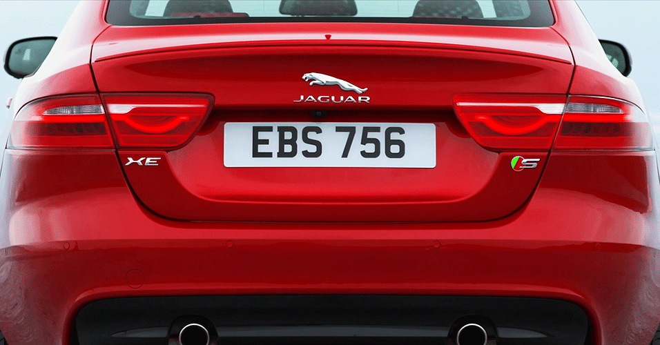 Jaguar XE - Reprodução