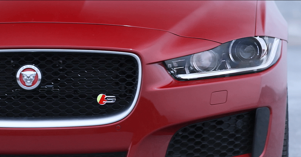 Jaguar XE - Reprodução