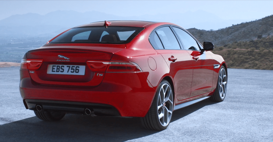 Jaguar XE - Reprodução