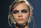 Em alta, olho borrado dramatiza o look e tira ar certinho da maquiagem - Getty Images