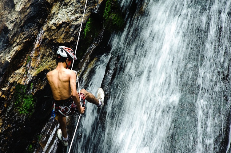 A cachoeira das Andorinhas fica a sete quilômetros do centro histórico da cidade de Goiás