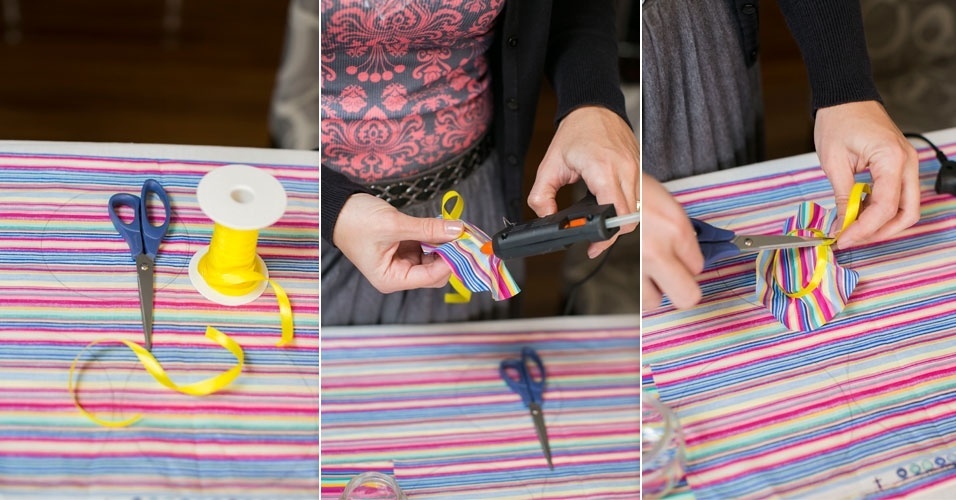 passo a passo de lembrancinha de aniversário com pote de papinha | Na sequência faça o acabamento da tampa do pote. Corte um pedaço de fita e fixe-a, com cola quente, em torno dela. Para tanto, coloque cola no início, no meio e no fim do aviamento. Para arrematar, corte o excesso de fita - Leonardo Soares/UOL