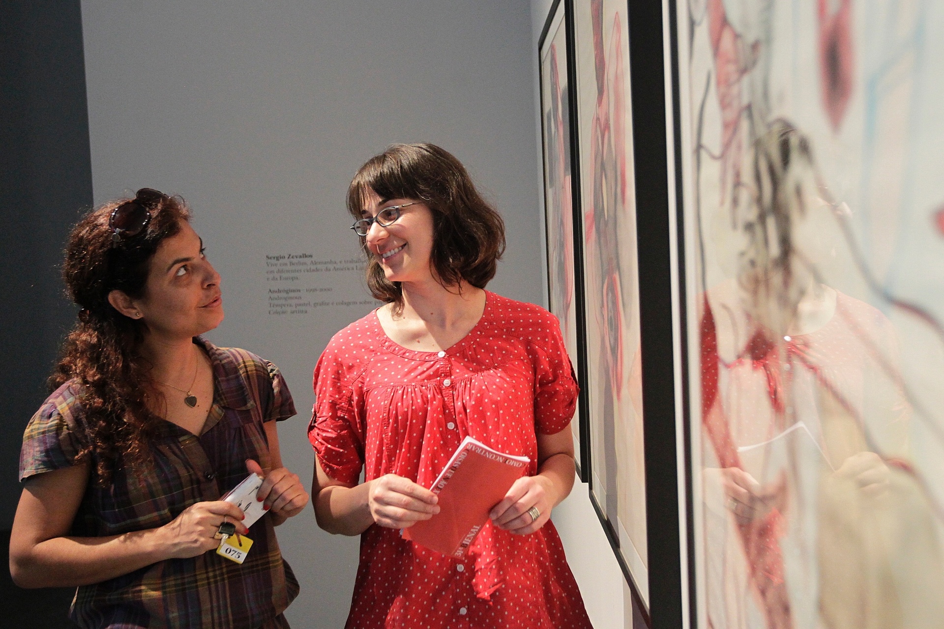 11.set.2014 - Obras que abordam religião e espiritualidade de diversas formas perpassam a seleção apresentada pela 31ª Bienal de São Paulo - Reinaldo Canato/UOL