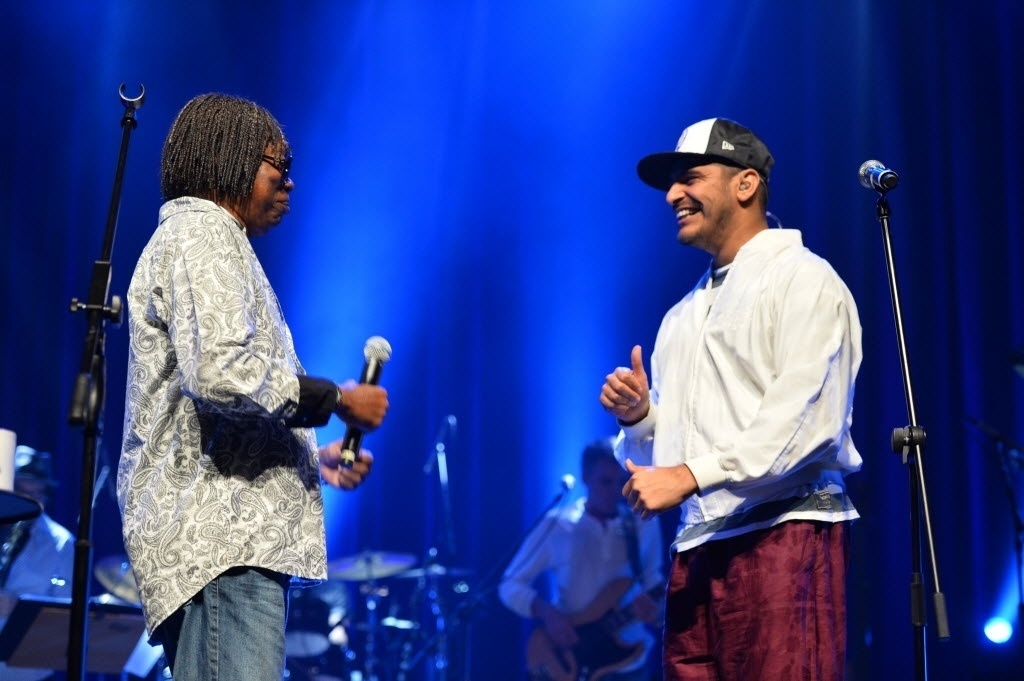 12.set.2014 - Milton Nascimento faz parceira com Criolo em show no Vivo Rio, no Aterro do Flamengo, na zona sul da capital fluminense, na noite desta sexta-feira - André Lobo/UOL