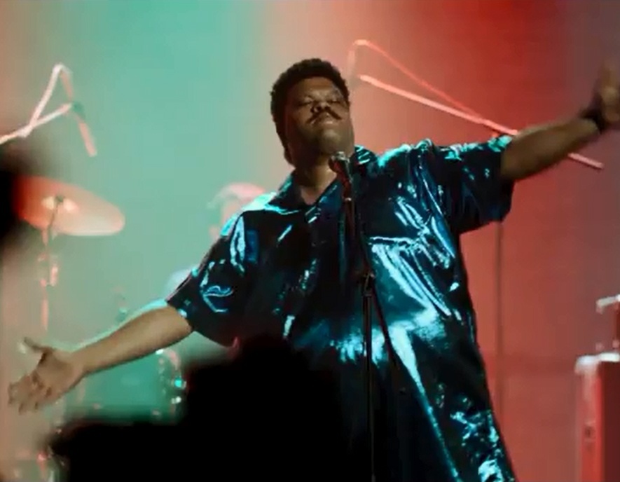 Babu Santana interpreta o cantor até os últimos dias de vida em "Tim Maia" - Reprodução