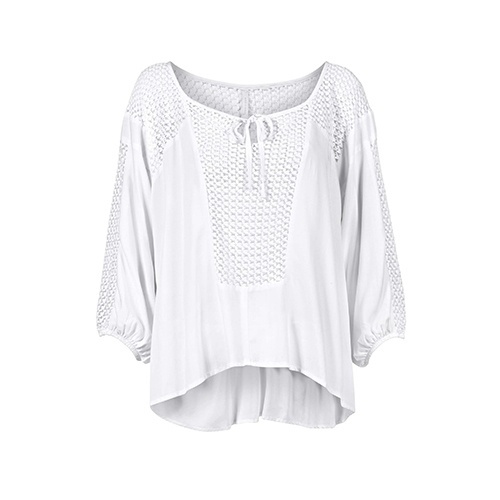 Bata branca com recortes, da Renner. Preço: R$ 109. Informações: www.lojasrenner.com.br | Preço e disponibilidade pesquisados em setembro de 2014 e sujeitos a alterações - Divulgação