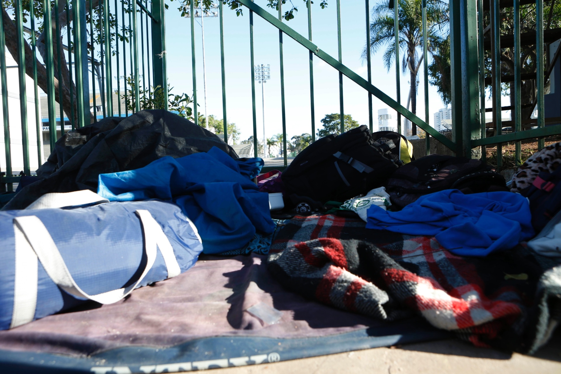 22.set.2014 - Fãs de Miley Cyrus estão na fila em frente ao Anhembi, em São Paulo, desde o dia 18 de agosto - Junior Lago/UOL