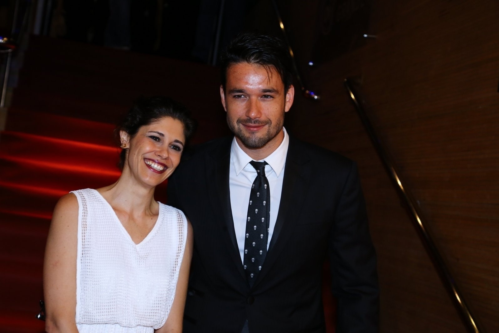 24.set.2014 - Os atores Juliana Martins e Sérgio Marone vão à abertura do Festival do Rio 2014. A cerimônia exibe o documentário "O Sal da Terra", de Wim Wenders e Juliano Salgado - Alex Palarea e Marcello Sá Barretto/AgNews