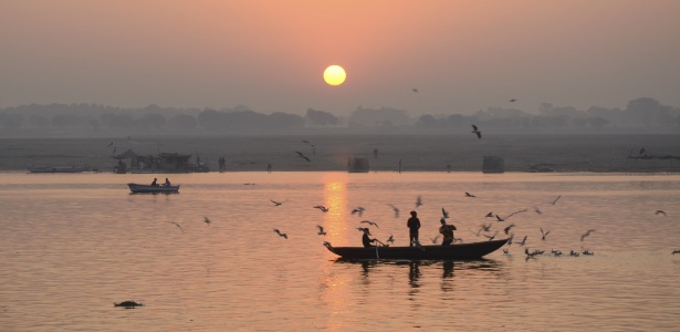 Os cruzeiros na Índia passarão pelo rio Ganges, lugar sagrado para o hinduísmo - Getty Images
