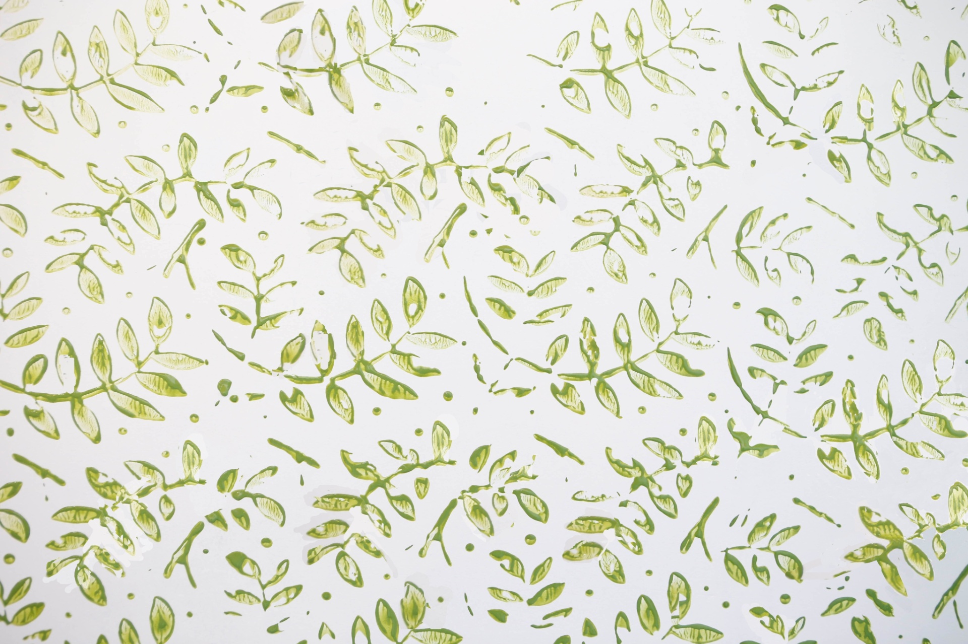 Com o rolo carimbo você pode estampar desenhos com aspecto desgastado, como as folhagens desta foto, nas paredes e dar um ar "vintage" ao ambiente - Junior Lago/ UOL