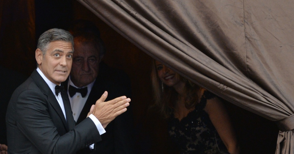 27.set.2014 - George Clooney no Hotel Aman, onde foi celebrado seu casamento com Amal Alamuddin