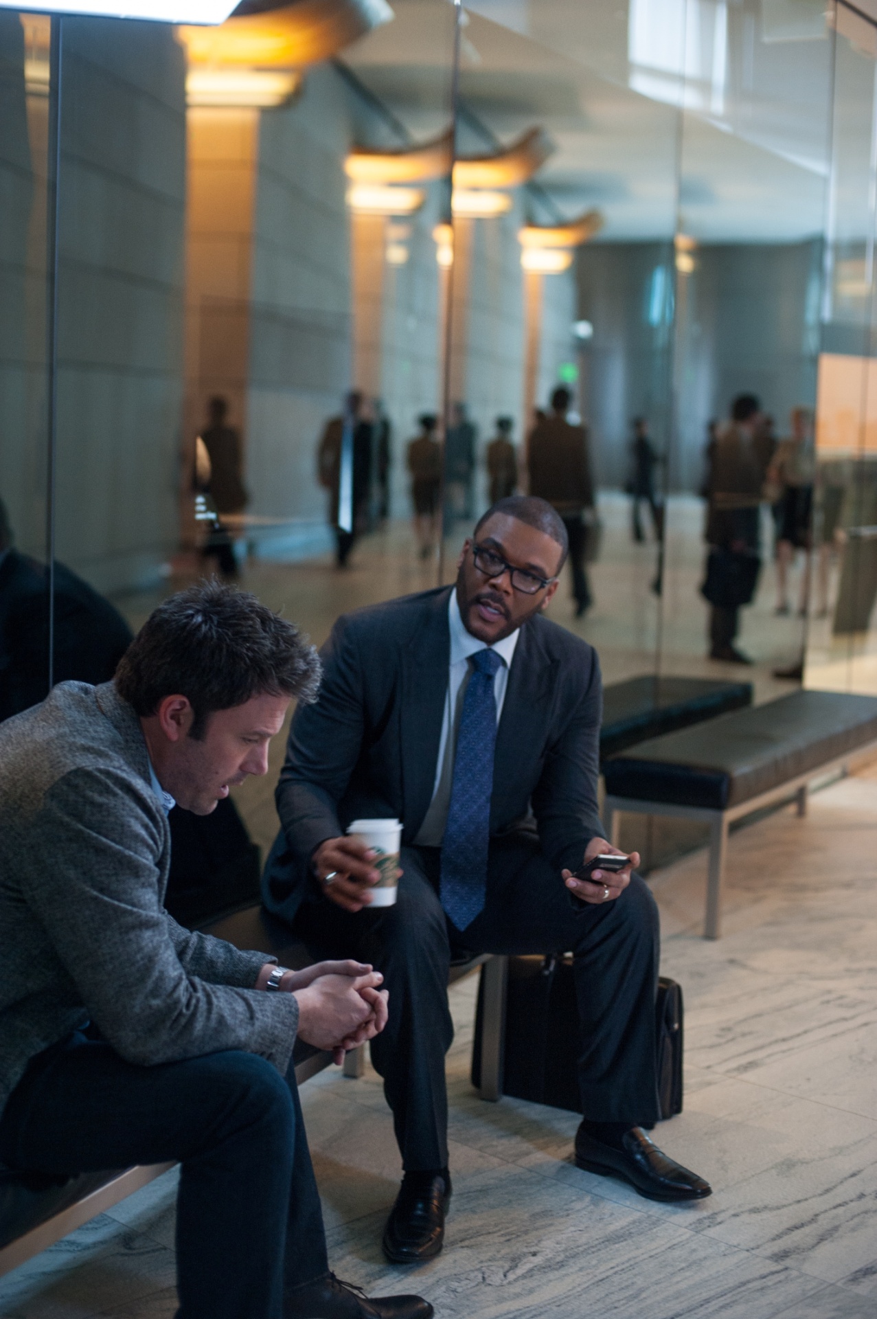 Ben Affleck e Tyler Perry em cena de "Garota Exemplar", de David Fincher - Divulgação