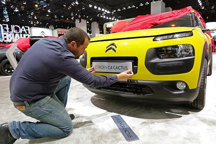 Citroën C4 Cactus no Salão de Paris 2014 - Jacky Naegelen/Reuters