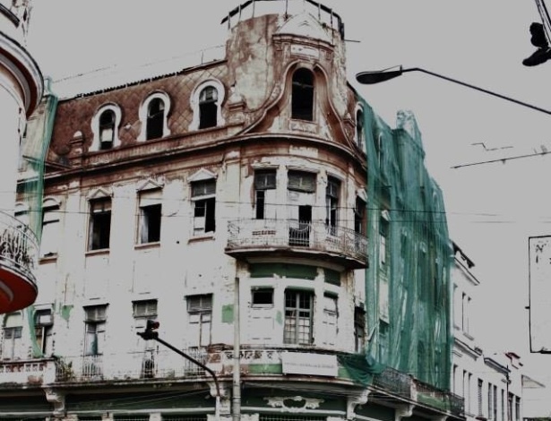 Fachada do antigo Hotel Esplanada na Rua do Triunfo. Movimento quer criar no local o Centro de Memória e Pesquisa da Boca do Lixo - Divulgação/Priscila Machado
